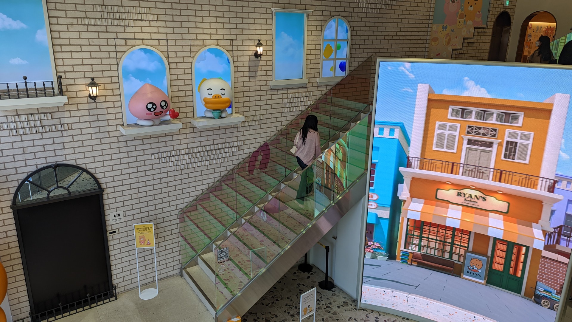 Kakao Friends experience store in Seoul (Photo: invidis)