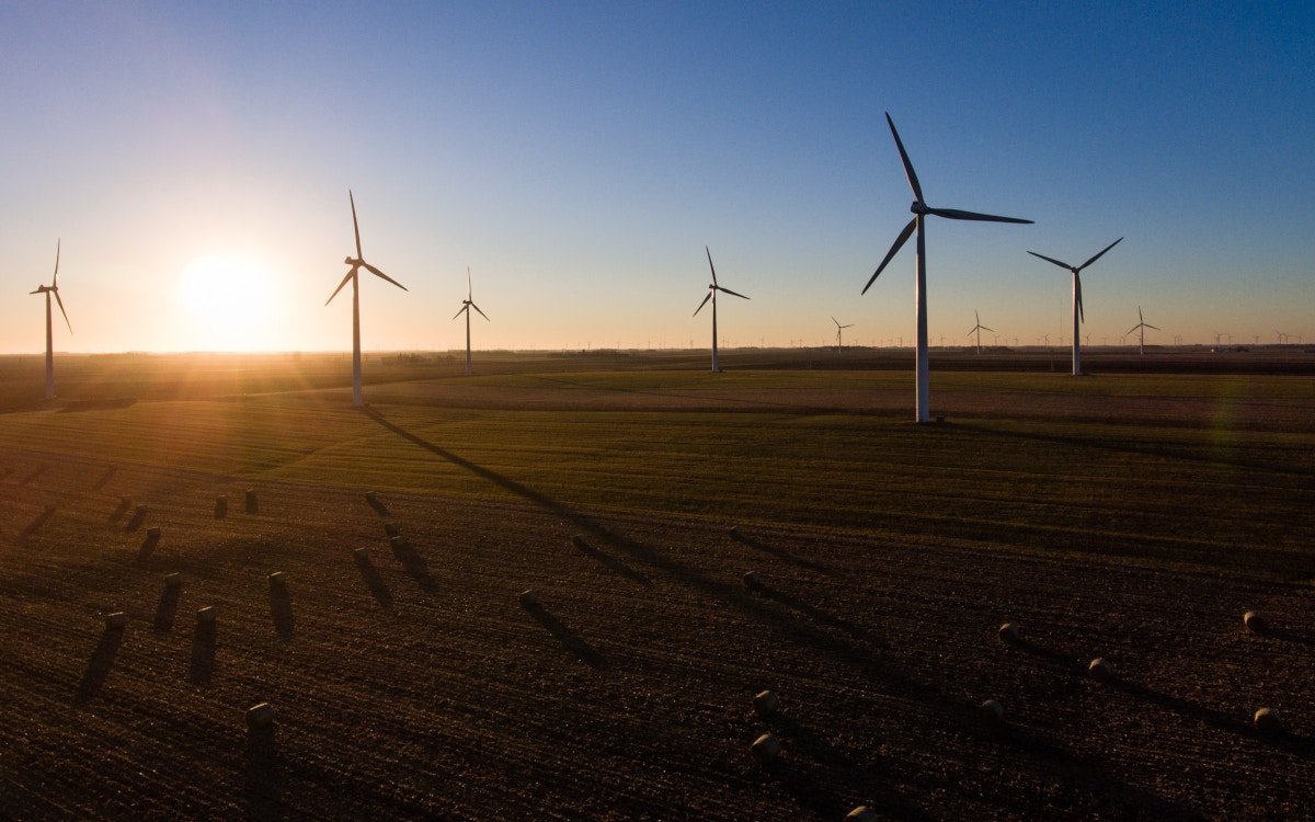 Green Power from Wind Farms (Photo: Unsplash)