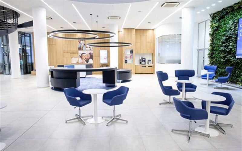 SignageLab retail banking project (Photo: SignageLab)