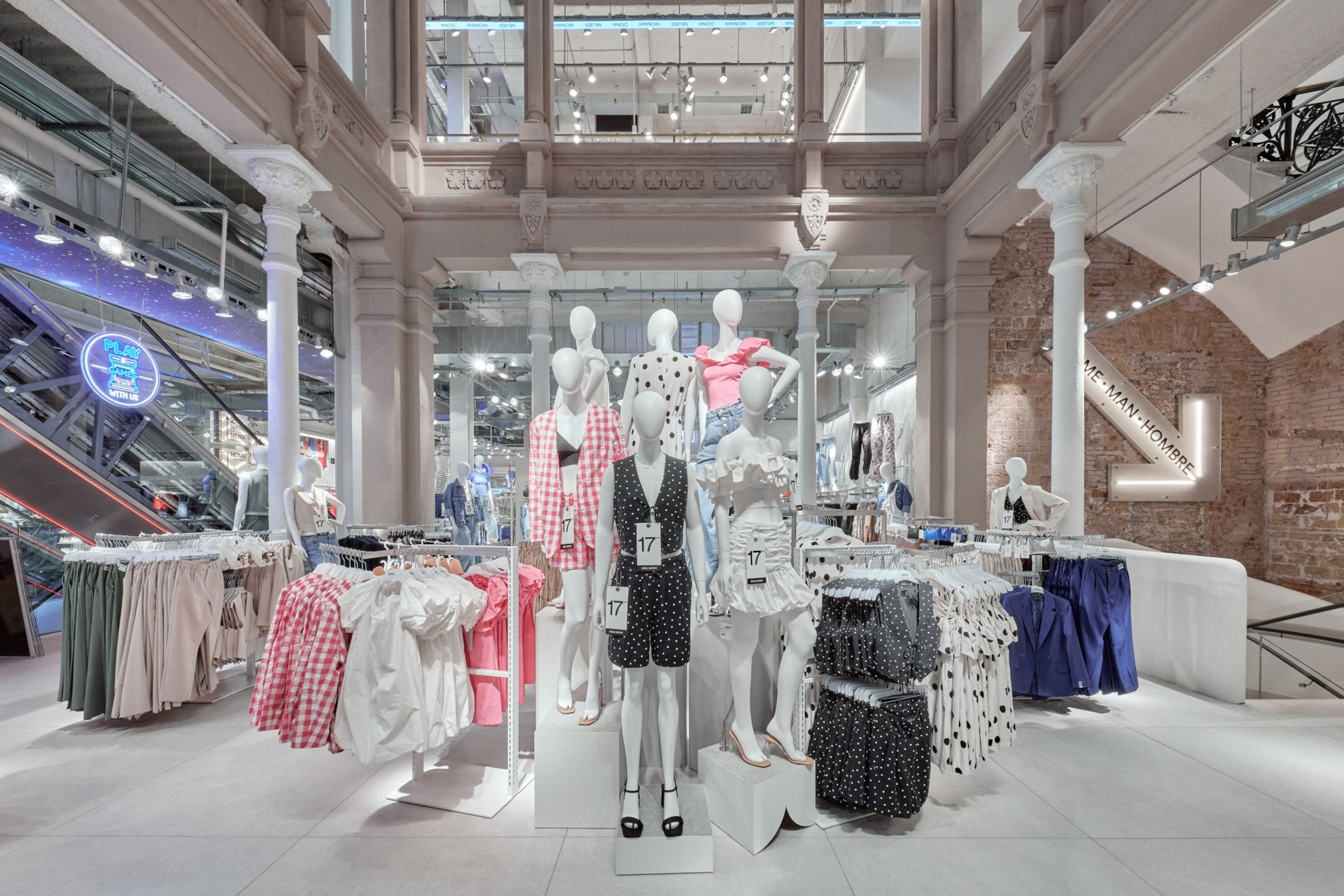 Lefties Portal de l'Àngel in Barcelona (Photo: Lefties)