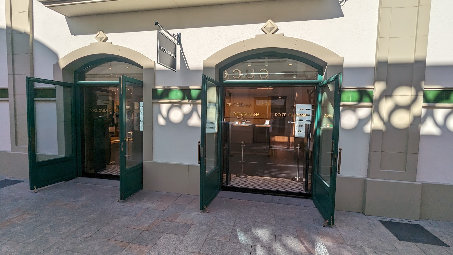 la roca village dolce gabbana