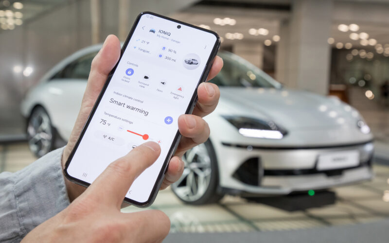 Samsung SmartThings controls smart homes and connected cars on one platform (Photo: Samsung)