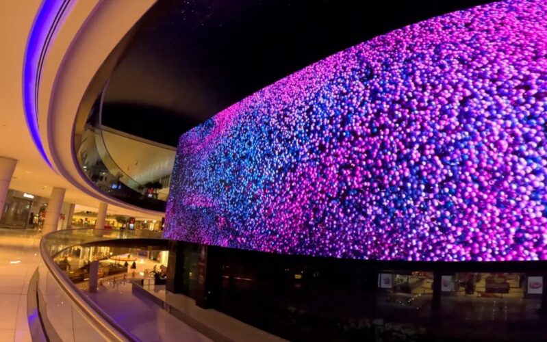 Largest Indoor LED in Dubai - Dubai Mall Aquarium (Photo: Infiled)