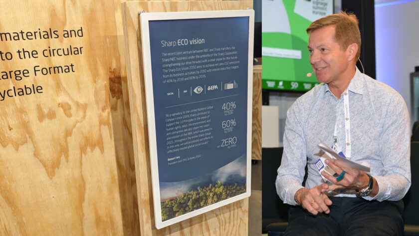 Daniel Oelker talks about Green Signage at ISE 2024 (Photos: invidis)