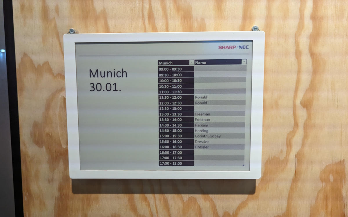 13" e-paper by Sharp/NEC (Photo: invidis)