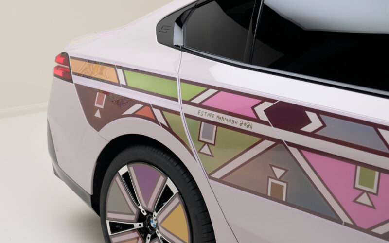 The new BMW i5 Flow Nostokana with E-Ink technology (Photo: BMW Group)