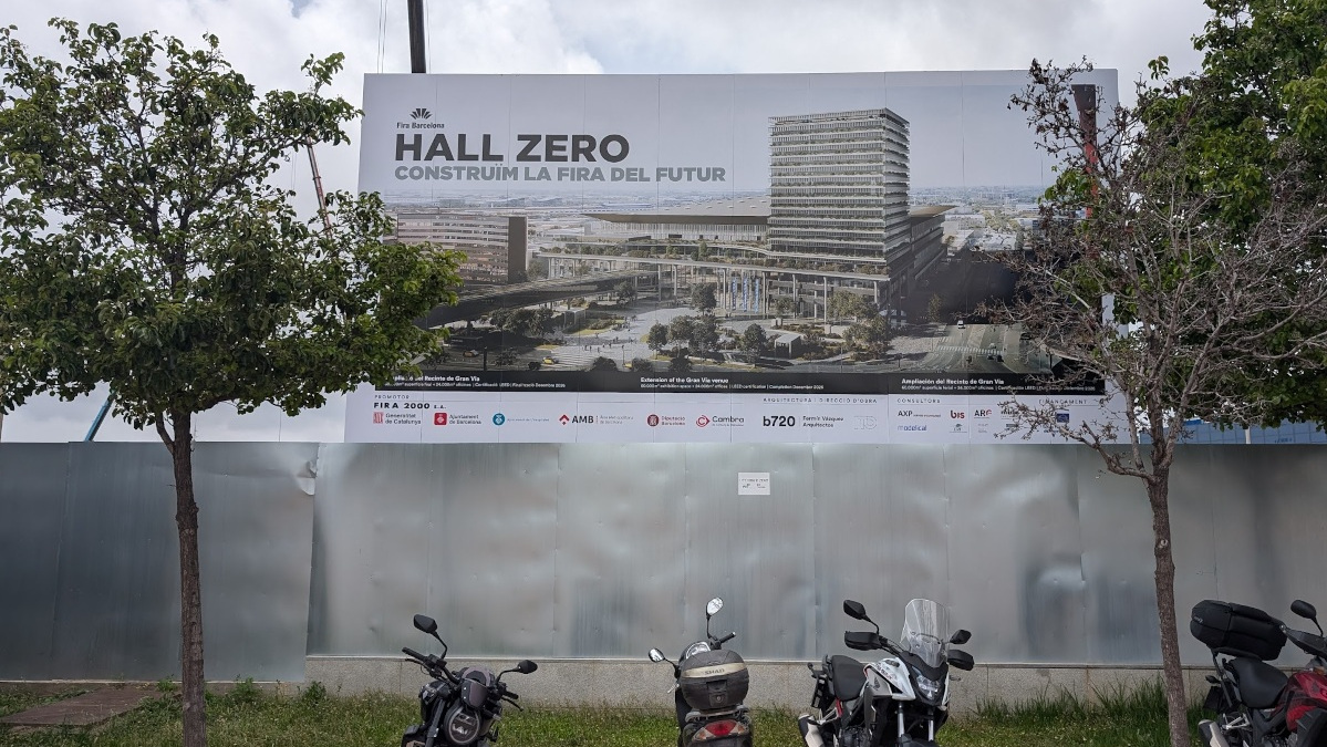 The new Hall Zero of Fira Gran Via in Barcelona is being built opposite the south entrance (Photo: invidis)