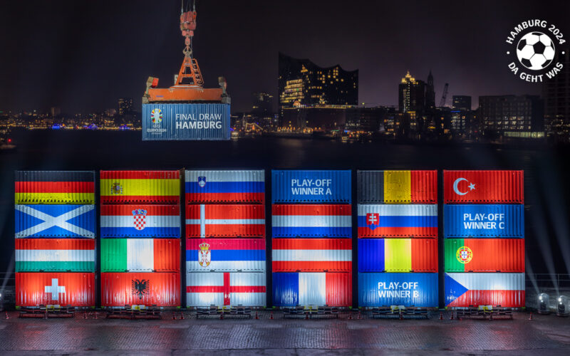 The containers in front of the tournament tree represented the group matches. (Photo: Hamburg Marketing)