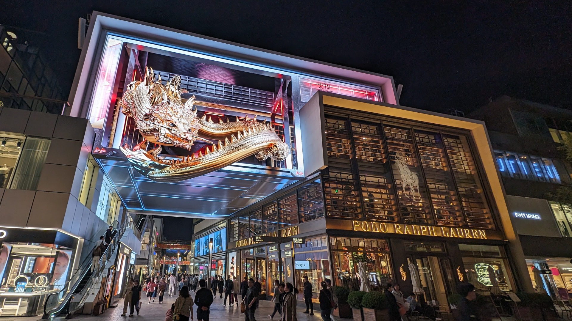 Big LED screen in China (Photo: invidis)