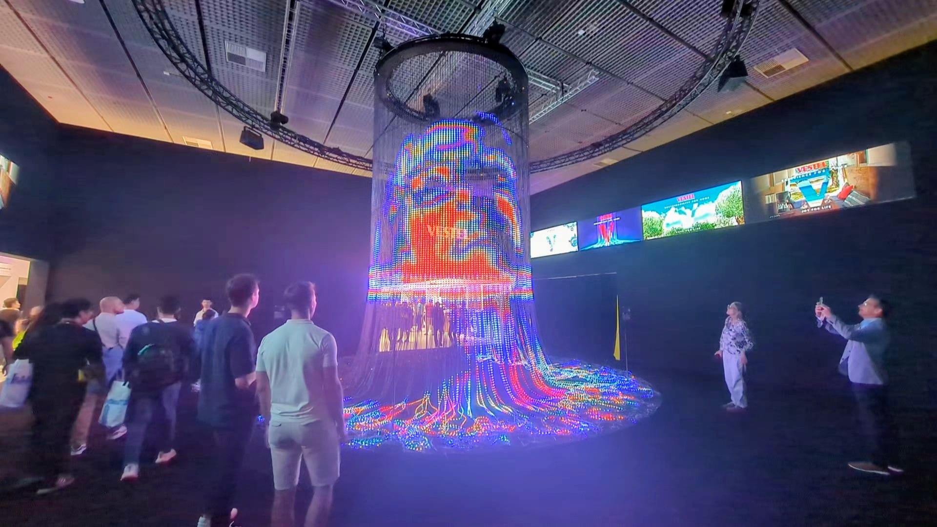 At IFA 2024, Vestel drew in visitors with an engaging interactive LED installation. (Photo: invidis)