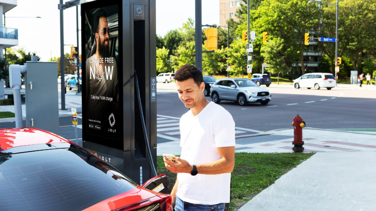 Jolt has started rolling out its first DooH-supported charge points in Canada. (Photo: JOLT)