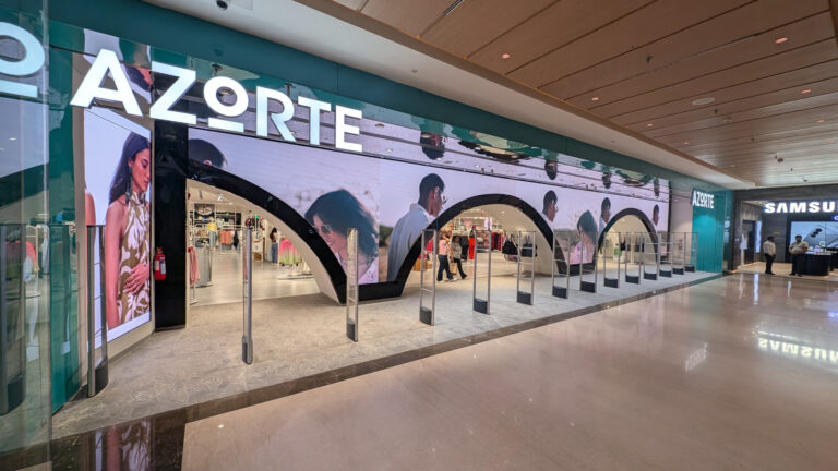 Indian fashion brand Azorte uses Jio Signage in its stores. (Image: invidis)