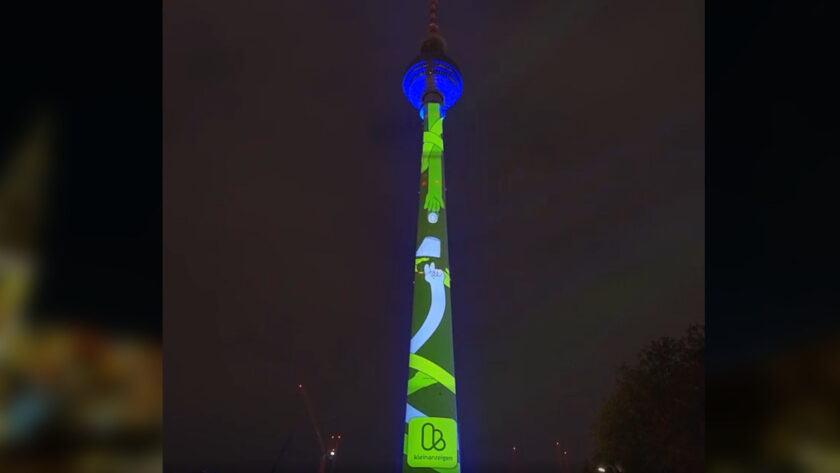 "Kleinanzeigen" campaign on the Berlin TV tower (Photo: Kleinanzeigen)