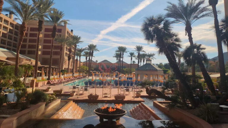 invidis Executive Lounge in Palm Springs (Image: invidis)