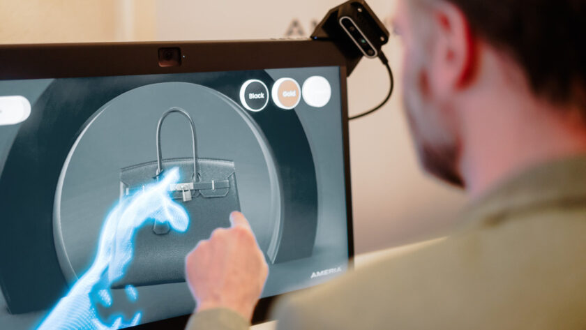 The Sony Spatial Reality Display in combination with Ameria's touchfree control system (Image: Ameria AG)