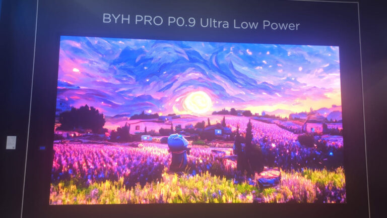 A chip-on-board LED wall with 0.9 millimeter pixel pitch forms the LED centerpiece at BOE's ISE booth. (Image: invidis)