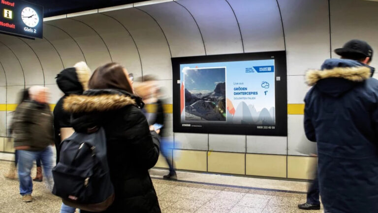 Ströer’s DooH screens, including the Infoscreen network, play a key role in driving growth. (Image: Ströer)