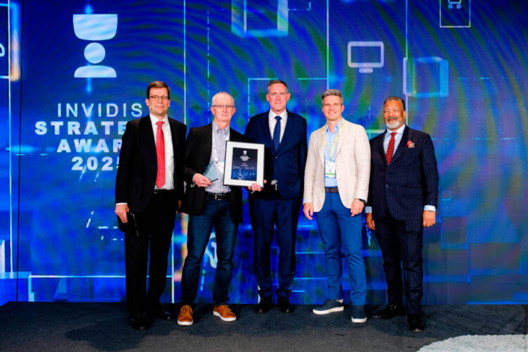 Dave Haynes wins the Special Recognition Award. (Image: invidis)