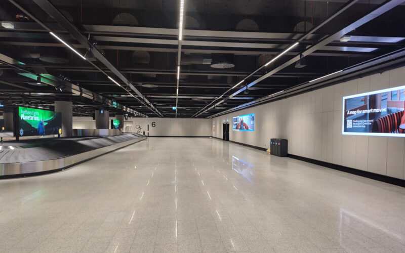 DooH LEDs at KEF Airport (Image: ofar)