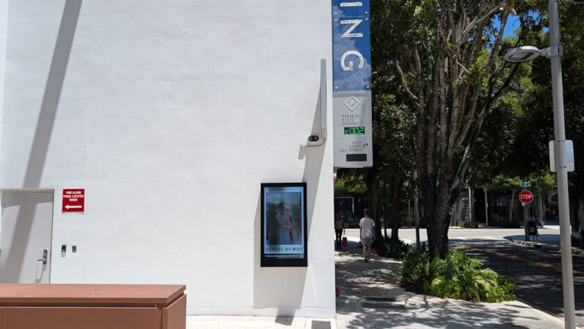 Outdoor-Screen at Miami Art District (Image: invidis)