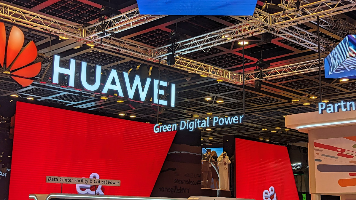 Huawei entering digital signage industry - Huawei booth at Gitex (Image: invidis)