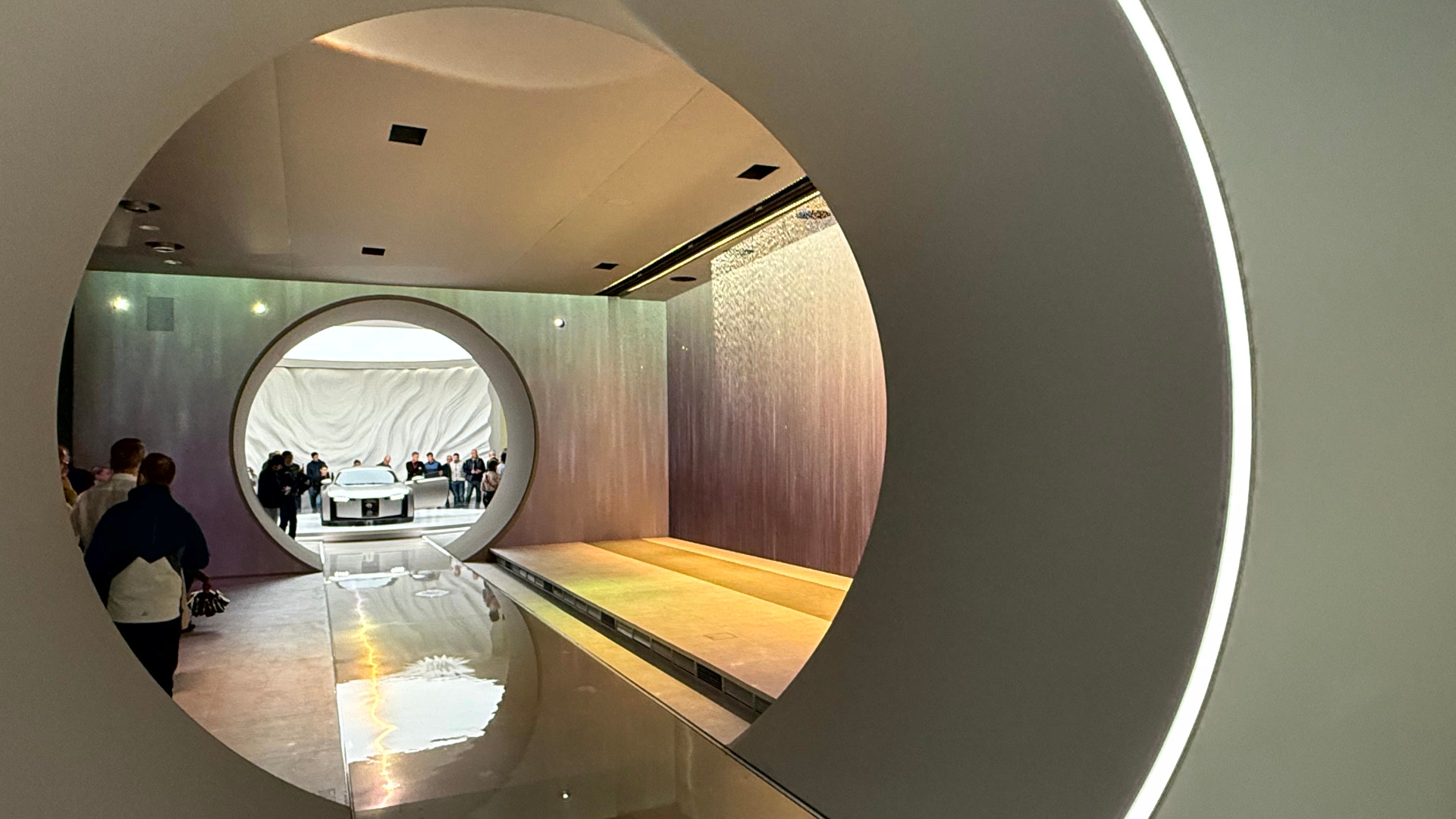 Audi at IAA: A Journey Through White and Light - Audi's Open Space at IAA Mobility 2025 in Munich (Image: invidis) Audi's Open Space at IAA Mobility 2025 in Munich (Image: invidis)