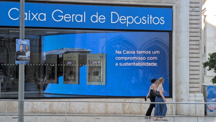 Whale in the Window - bank in Lisbon (Image: invidis)