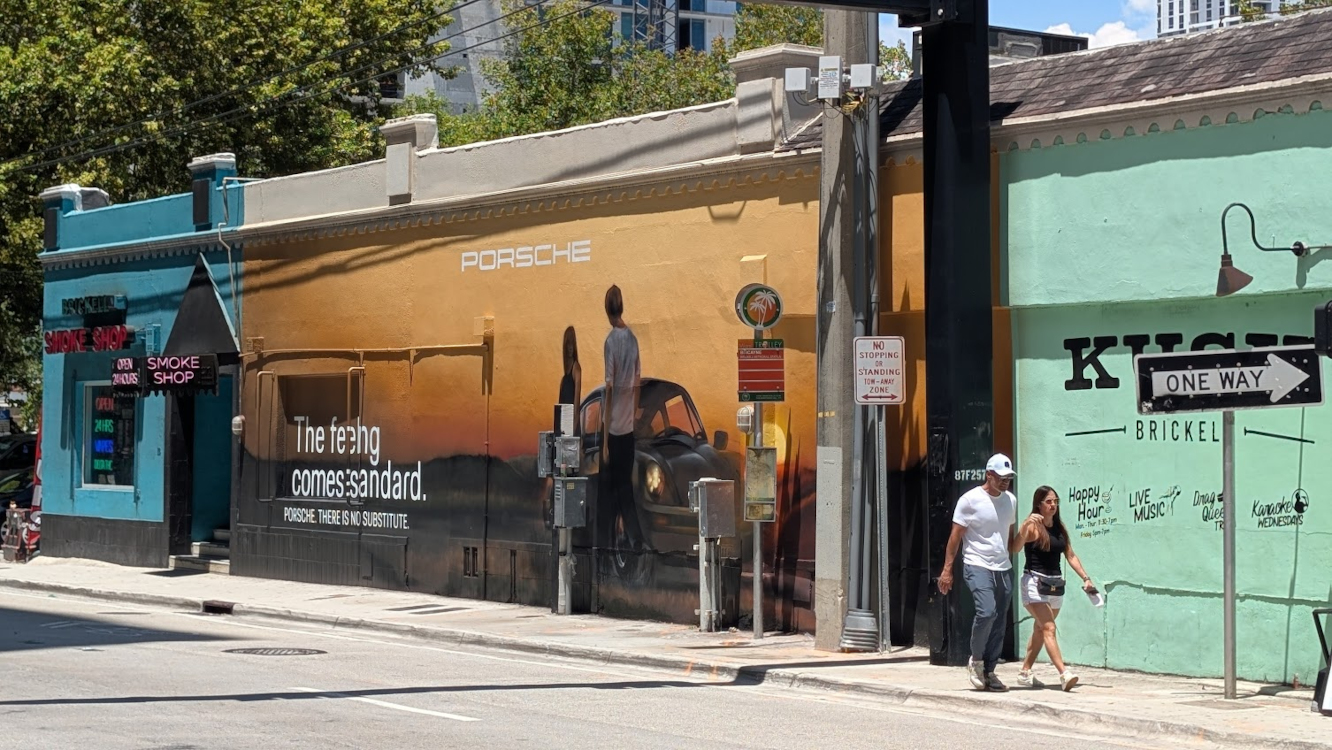 Porsche Mural in Miami (Image: invidis)