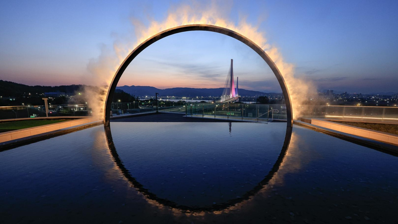 Light: How Illumination Shapes Experiential Spaces - ArcZero in Seoul (Image: James Tapscott) ArcZero in Seoul (Image: James Tapscott)