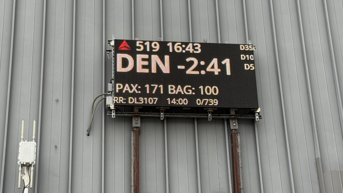 Digital Signage at Delta ATL (Image: invidis)