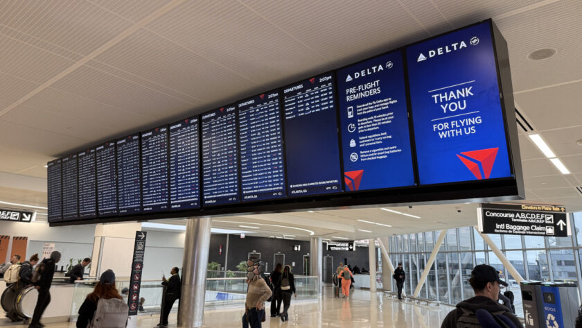 Digital Signage at Delta ATL (Image: invidis)