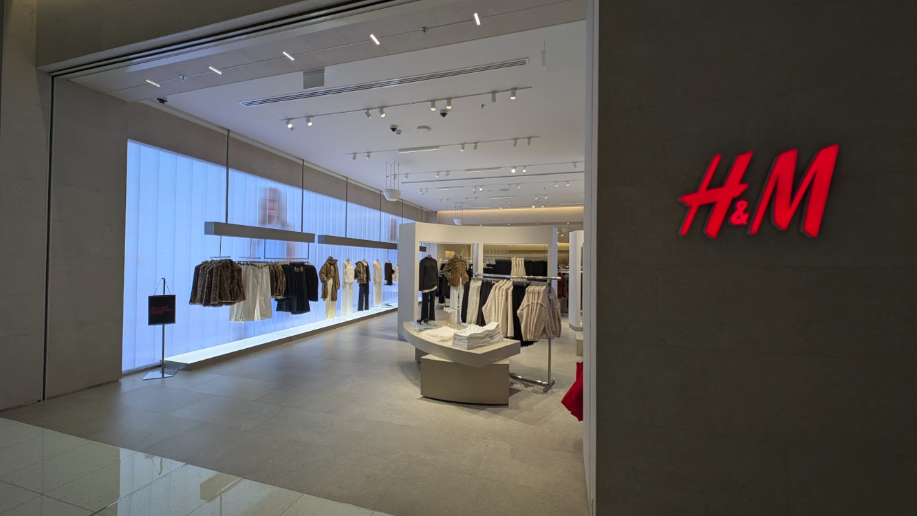 H&M Flagship in Dubai Mall (image: invidis)