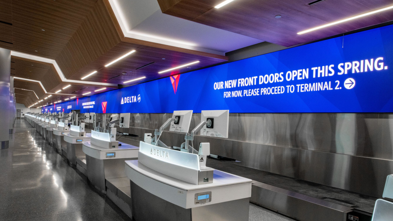 Delta Digital Signage at LAX (Image: Delta)