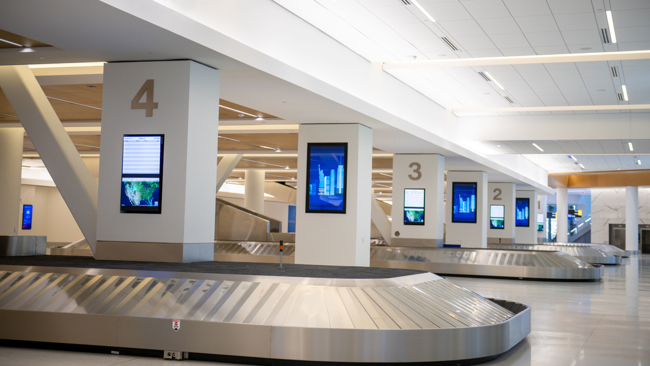 Delta Digital Signage at LGA (Image: Delta)