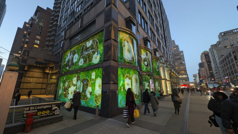Perrier Jouet Champagne DooH campaign in NYC (Image: invidis)
