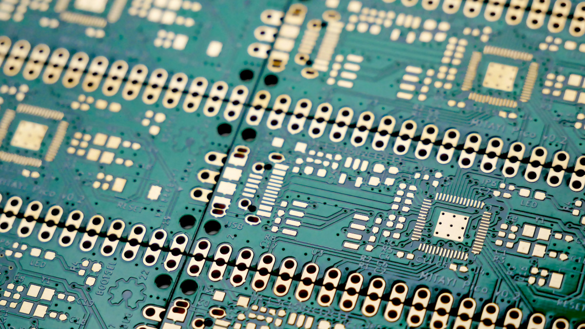 Manufacturing: India Pushes Domestic Display Production - India cuts component tariffs to spur screen manufacturing. (Image: Vishnu Mohanan/Unsplash) India cuts component tariffs to spur screen manufacturing. (Image: Vishnu Mohanan/Unsplash)