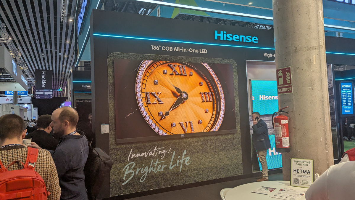 Half-Time at ISE – and the Era of Market Change? – Booth of Chinese Manufacturer Hisense (Image: invidis)