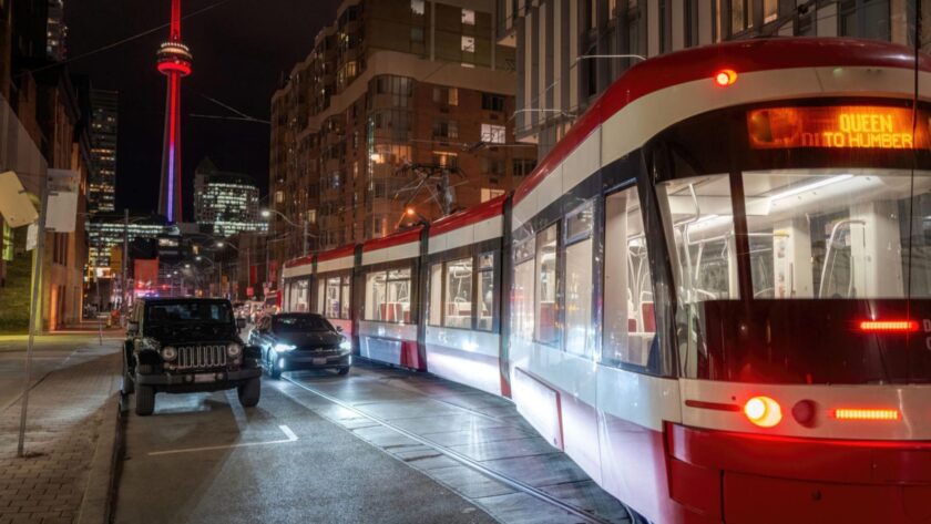 TTC Rolls Out E-Paper Screens on Buses and at Stops
