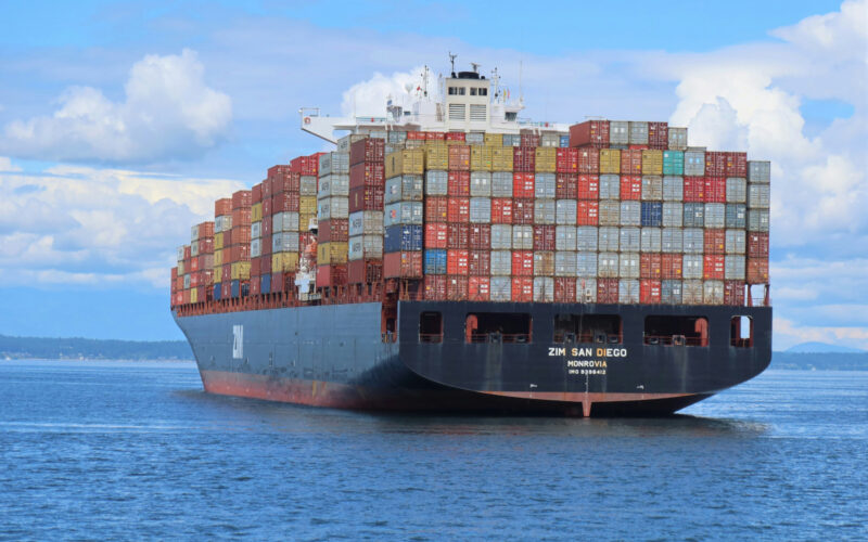 Many container ships shipping media players out of Asia had gotten stuck because of the Middle East conflict. (Image: Chris Linnet/Unsplash)