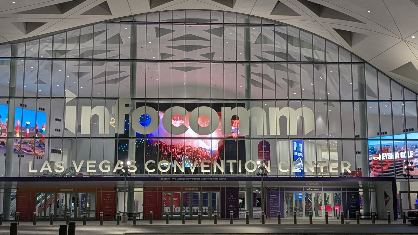 Night shot of Infocomm 26 at LVCC (Image: invidis)