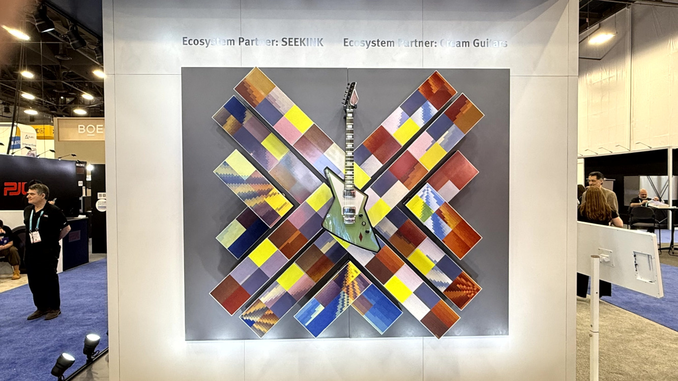 E Ink e-Paper at Infocomm 26 (Image: invidis)