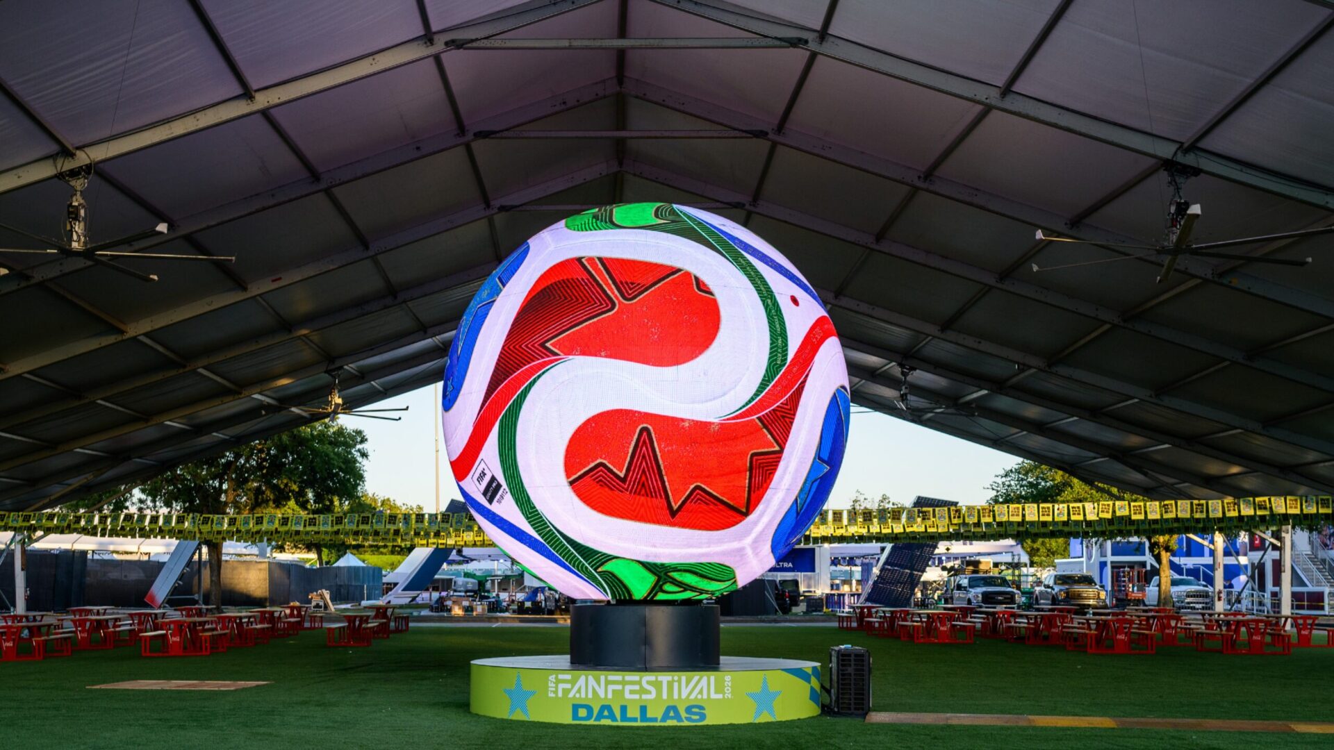 LED: Unilumin Lights Up World Cup Fan Festival - Unilumin's five-meter (16.4-foot) interactive LED sphere is a centerpiece of the Fifa Fan Festival in Dallas (Image: Unilumin) Unilumin's five-meter (16.4-foot) interactive LED sphere is a centerpiece of the Fifa Fan Festival in Dallas (Image: Unilumin)