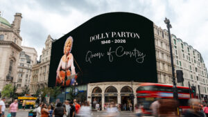 Piccadilly Lights Pay Tribute to Dolly Parton