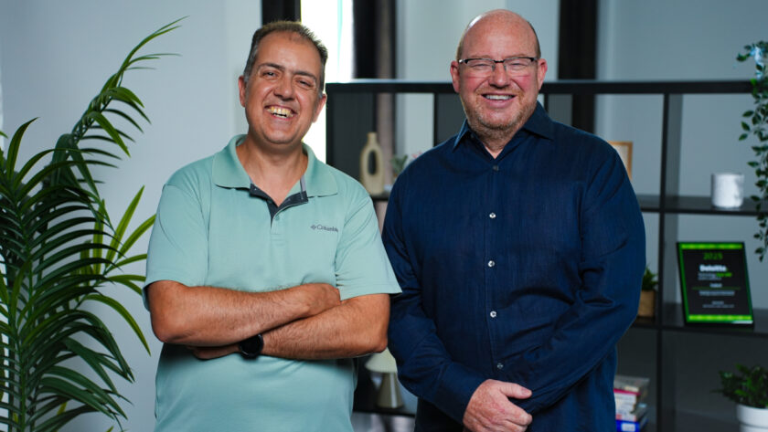 Yodeck CEO Vangelis Mihalopoulos and CMO James Robins (Image: Flipnode)
