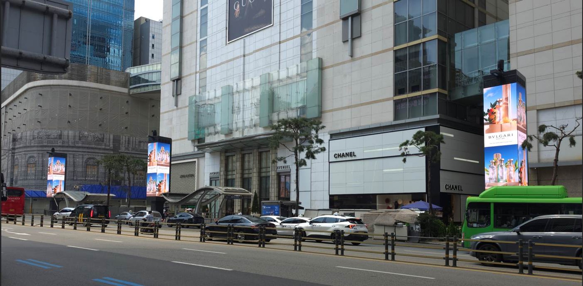Urban DooH Networks: KED Launches Connected DOOH Network in Seoul - KED’s Myeongdong Avenue DooH network features three-sided digital displays along one of Seoul’s busiest shopping streets. (Image: KED) KED’s Myeongdong Avenue DooH network features three-sided digital displays along one of Seoul’s busiest shopping streets. (Image: KED)