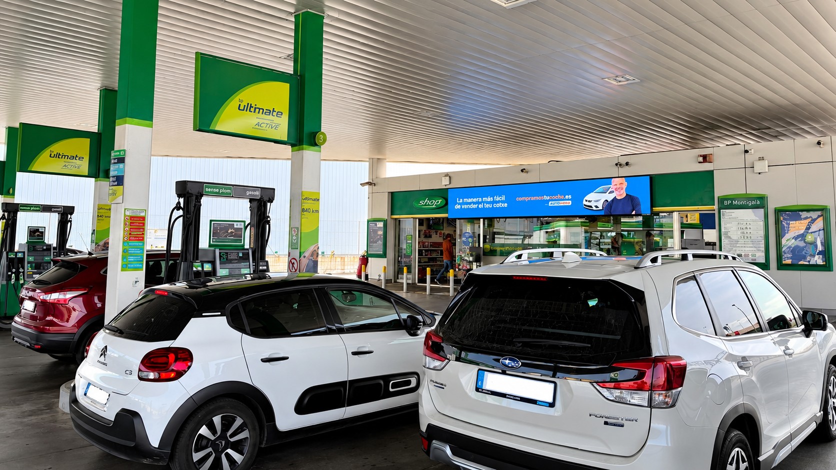 Programmatic DooH: Viooh Adds 500 Tumedio Screens in Spain and Portugal - Tumedio’s digital inventory includes screens in high-traffic environments such as fuel stations (Image: Viooh) Tumedio’s digital inventory includes screens in high-traffic environments such as fuel stations (Image: Viooh)