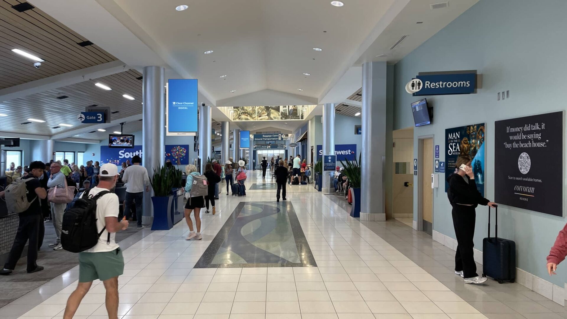 Airport Advertising: Clear Channel Outdoor Expands DooH at Florida Airport - Clear Channel Outdoor's existing digital advertising displays at Northwest Florida Beaches International Airport, where the company plans to expand its network as part of a major terminal modernization (Image: Clear Channel Outdoor) Clear Channel Outdoor's existing digital advertising displays at Northwest Florida Beaches International Airport, where the company plans to expand its network as part of a major terminal modernization (Image: Clear Channel Outdoor)