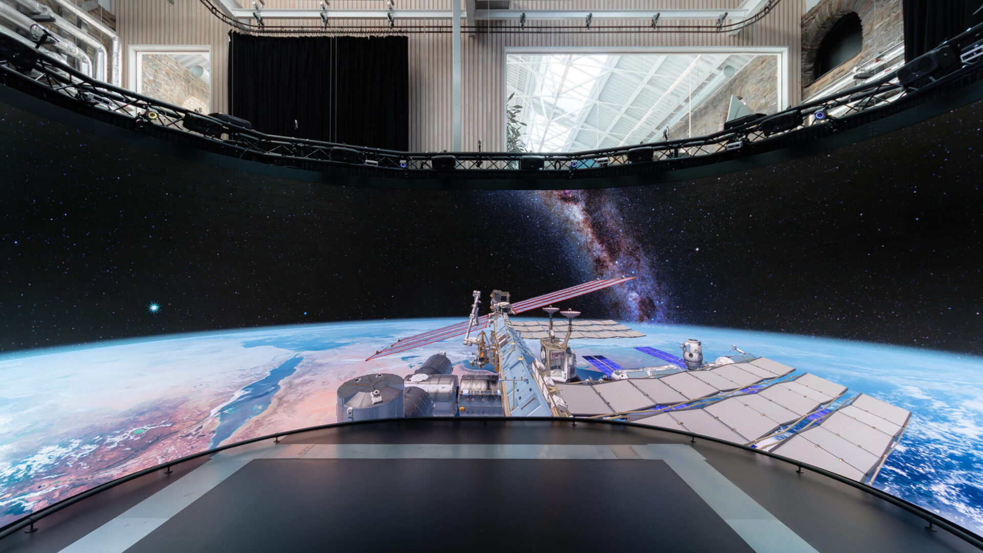The Reality Emulator's 31-million-pixel LED display surrounds users with simulated environments, supporting research involving digital twins, interactive visualization and virtual worlds (Image: ClearLED)