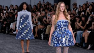E Ink Brings Color-Changing Dresses to Paris Fashion Week