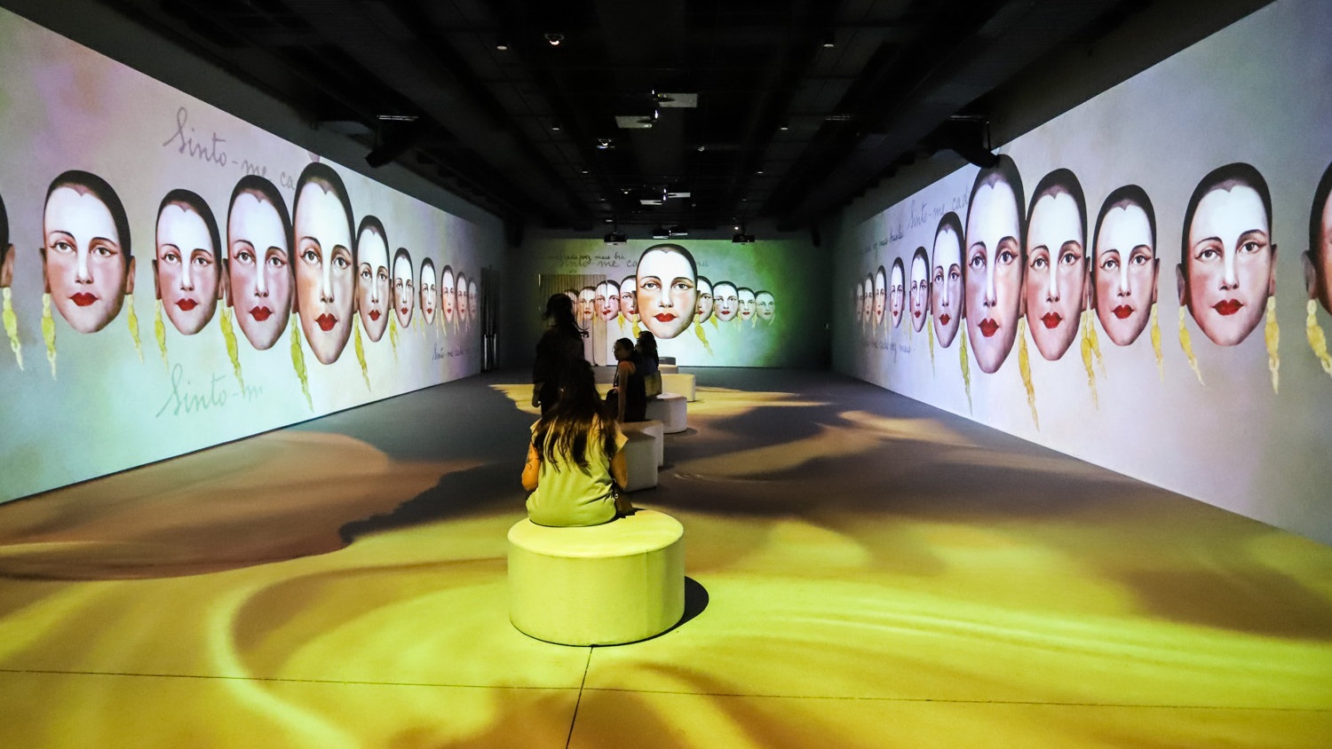 Visitors experience floor-to-ceiling projections inspired by the work of Tarsila do Amaral, with imagery extending across the walls and floor. (Image: ON)
